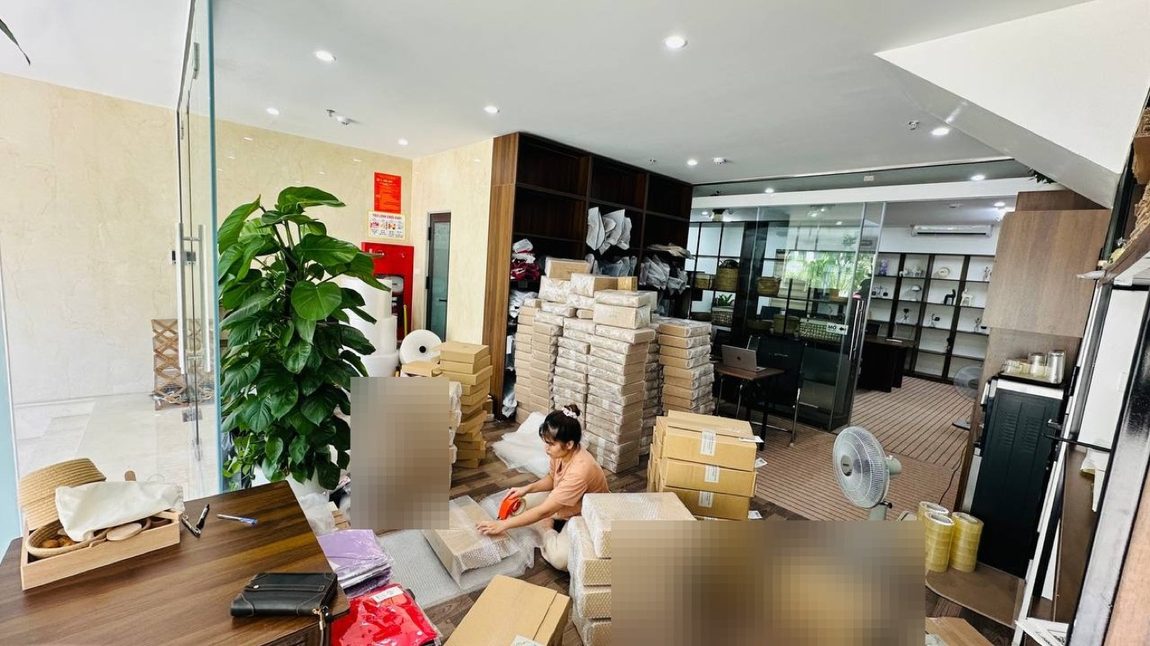 Không gian làm việc của Hoa Nguyễn